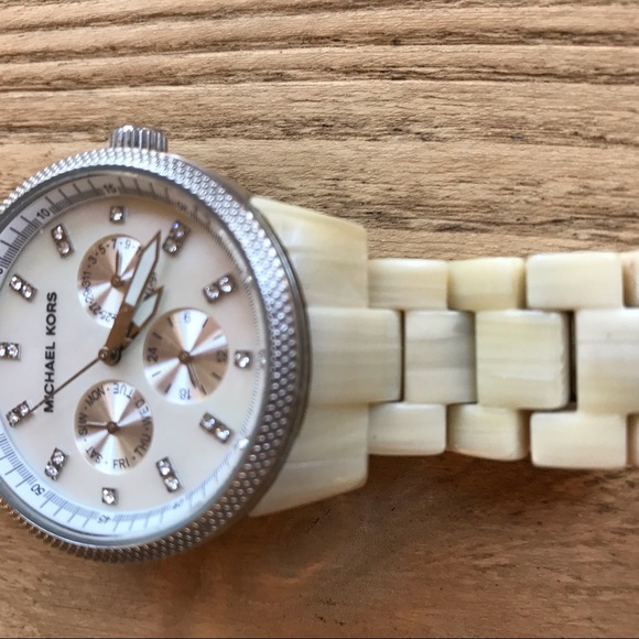 Michael Kors Women’s Alabaster Watch - Picture 6 of 7